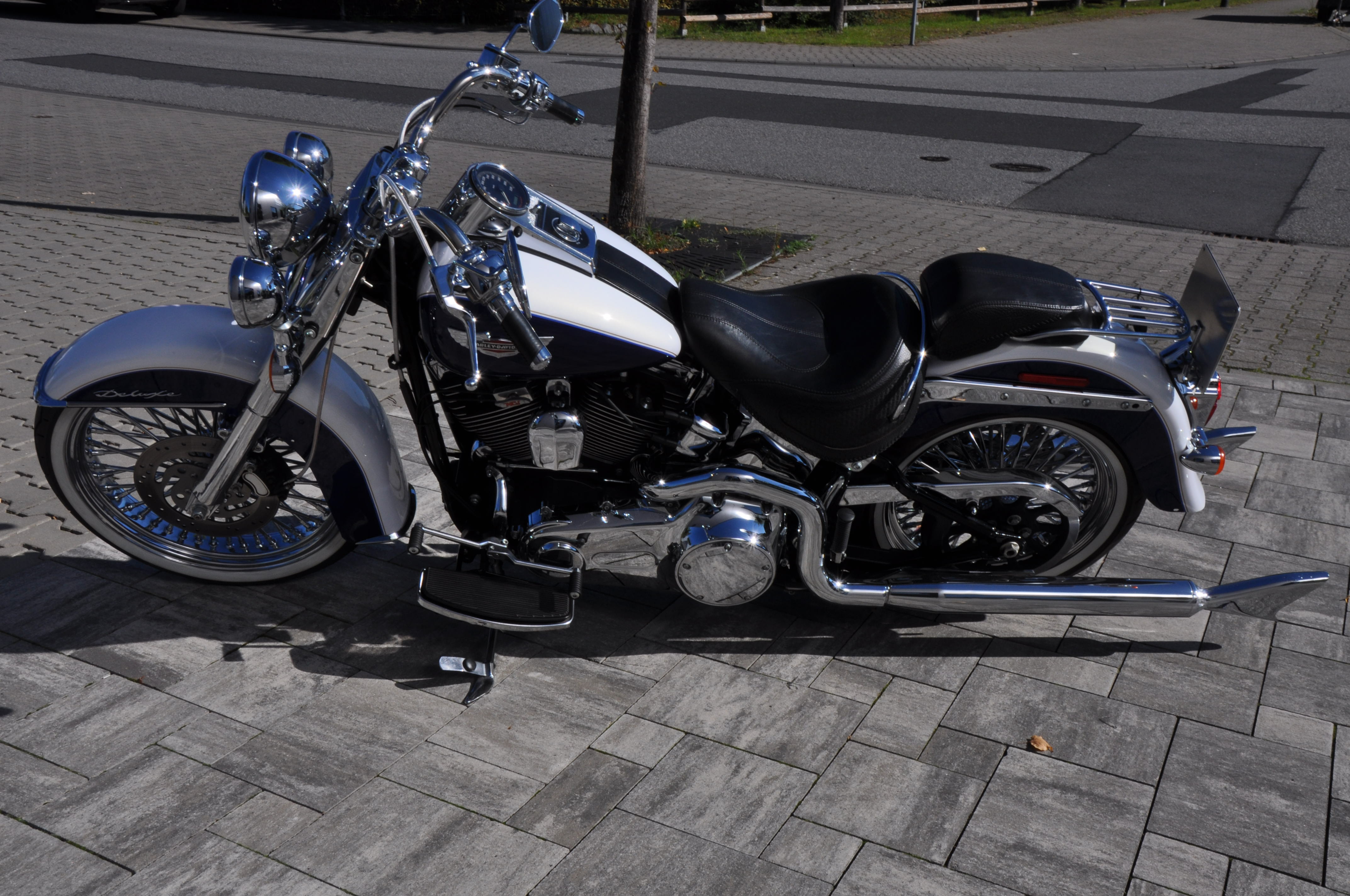 DSC_0013X3HVeSOT8N1sM 2008 FLSTN Softail Deluxe mit MCJ Anlage Big Spoke Felgen deut. Ausführung + Garantie
