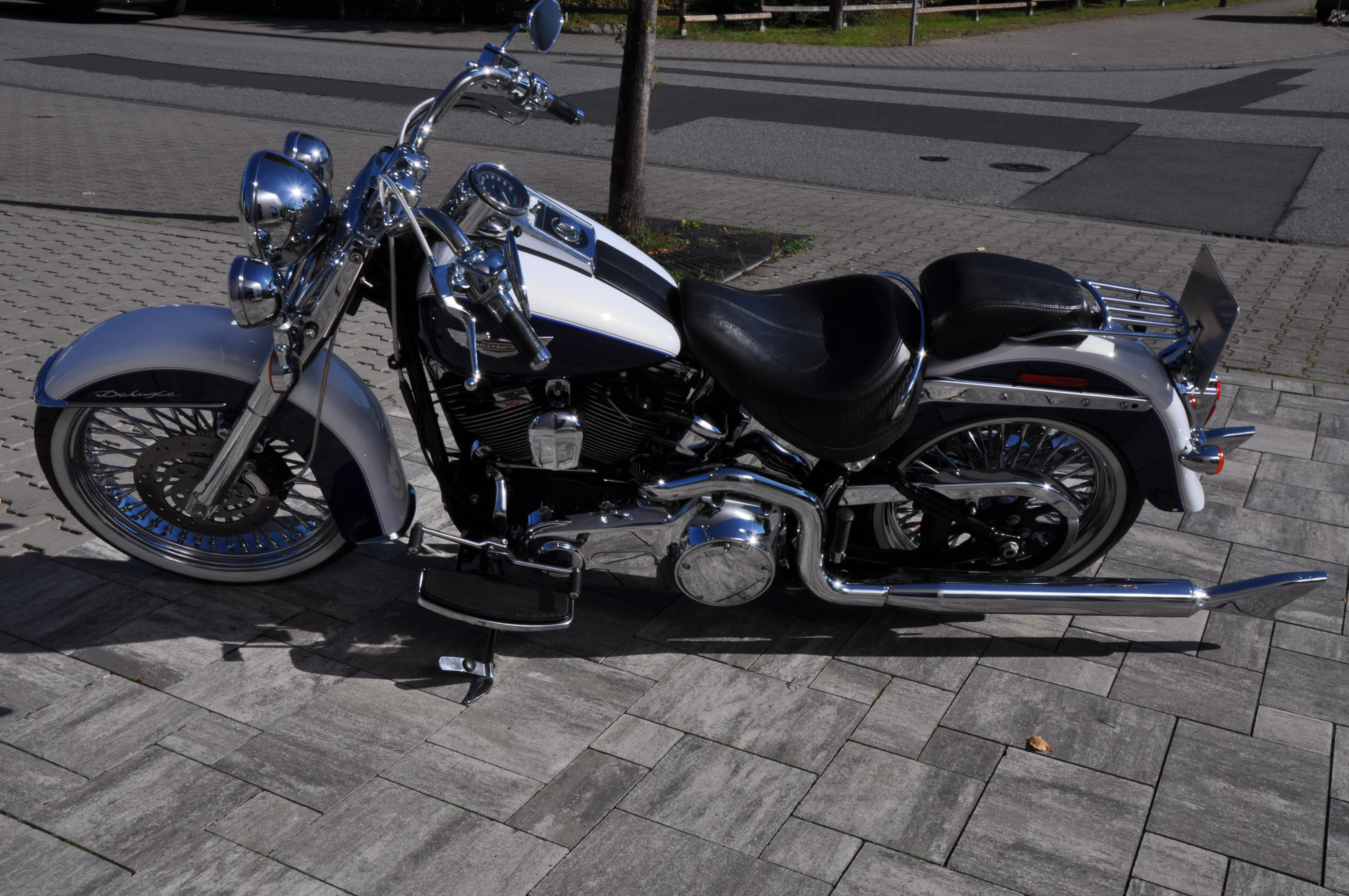 2008 FLSTN Softail Deluxe  mit MCJ Anlage  Big Spoke Felgen deut. Ausführung bereits ab 220 EUR finanzieren*