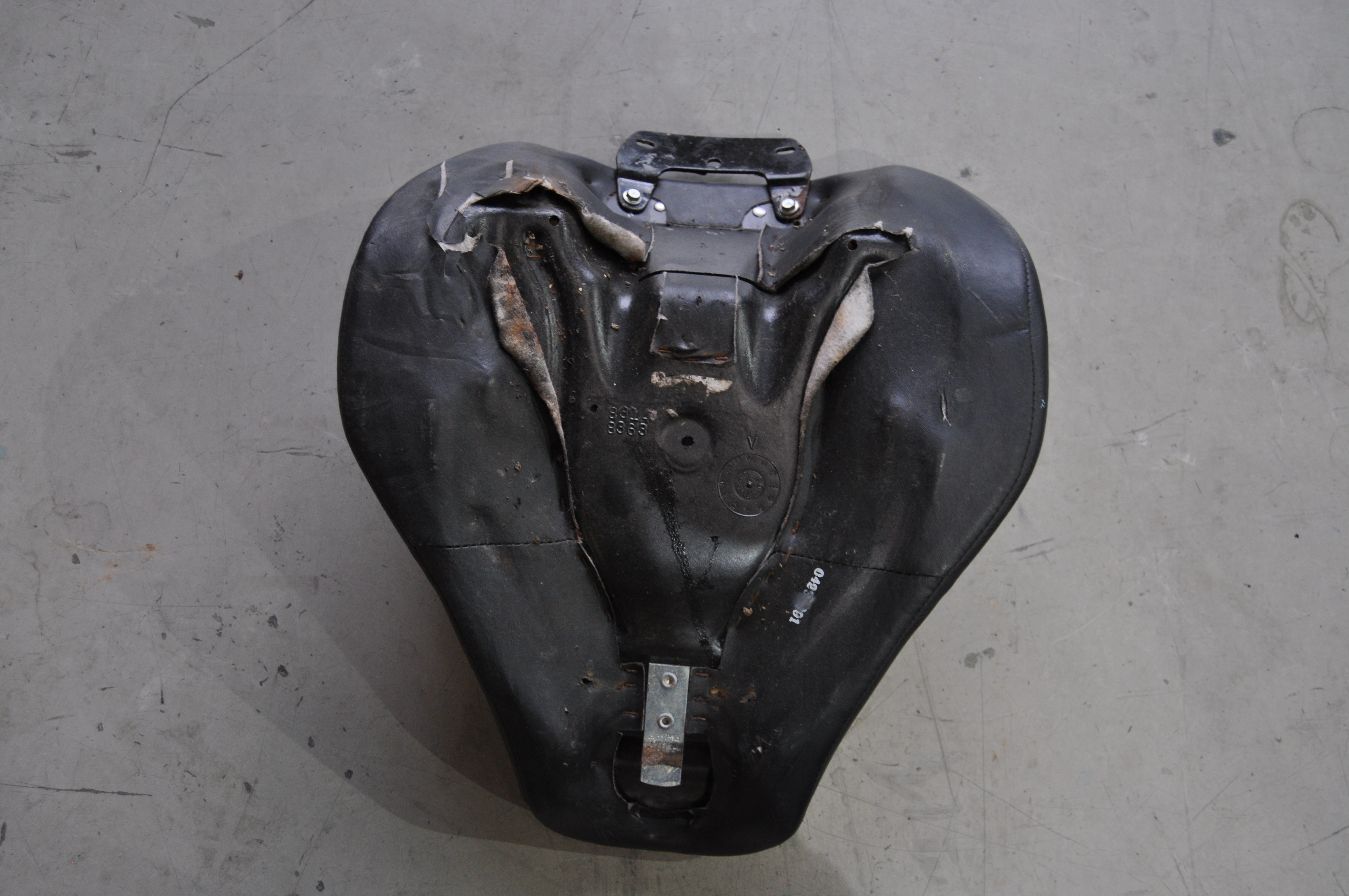 Harley-Davidson OEM Solo Seat – Gebraucht