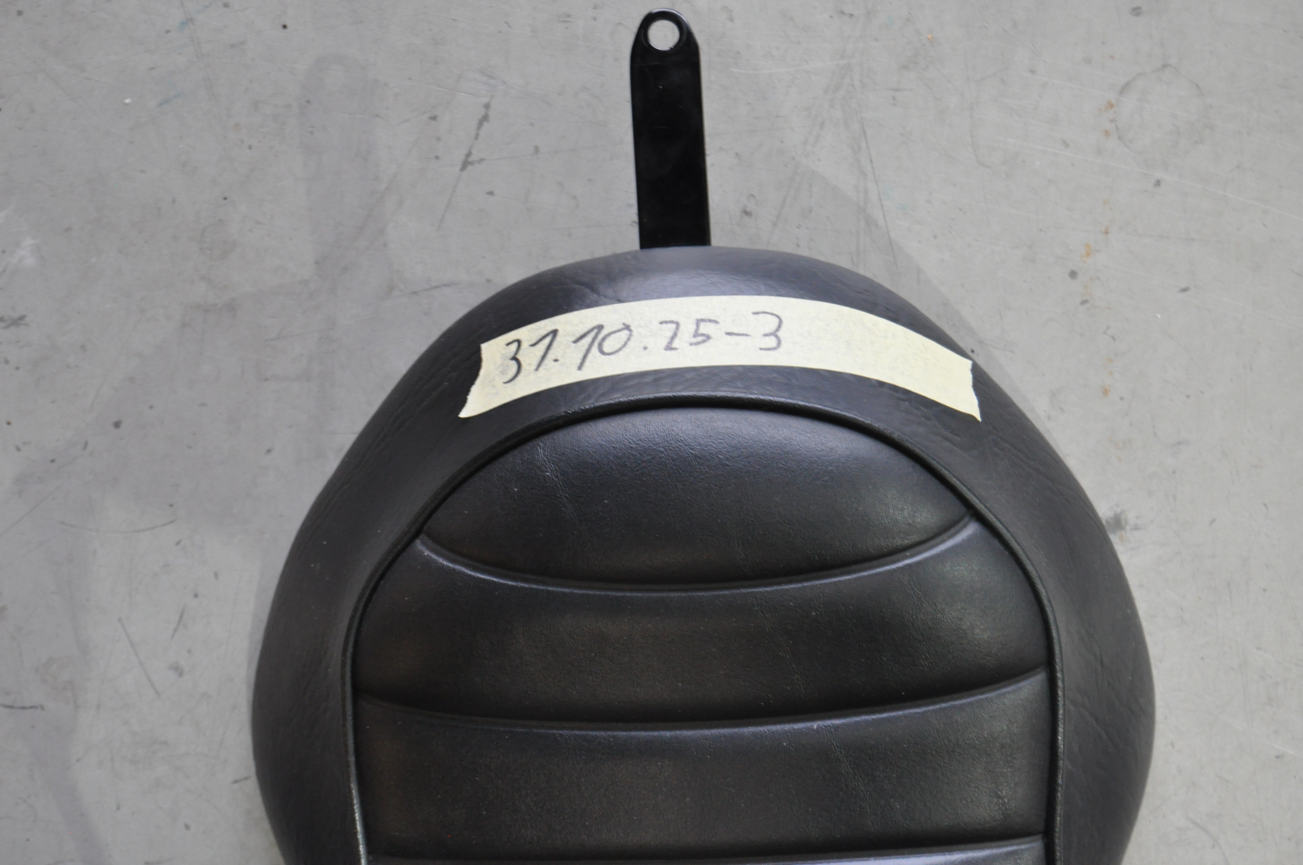 Harley-Davidson OEM Solo Seat – Gebraucht