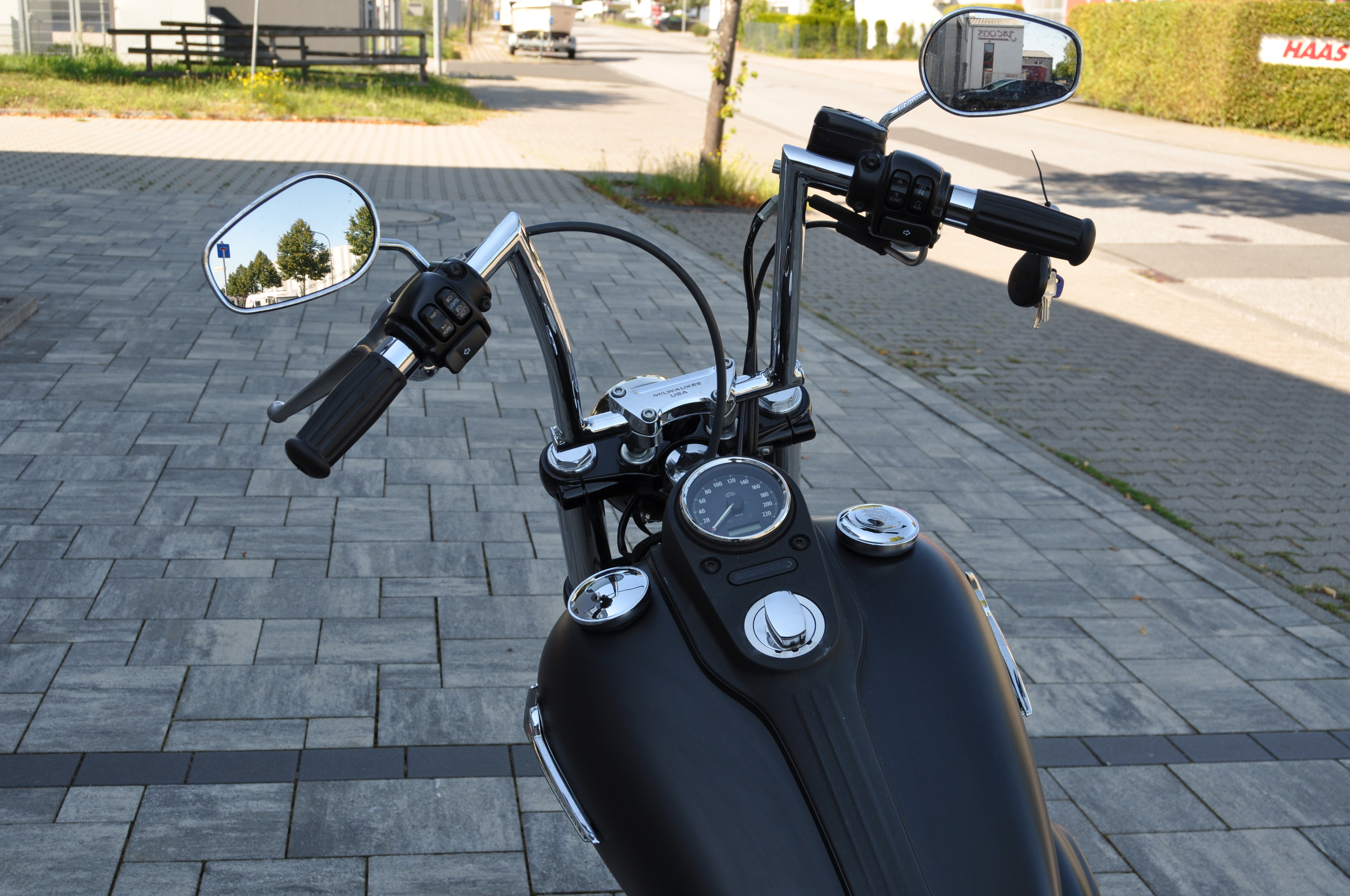 2016 Harley Davidson FXDB Street Bob - 5HD1 - 1 Hand  (ab 300 EUR finanzieren*) 
