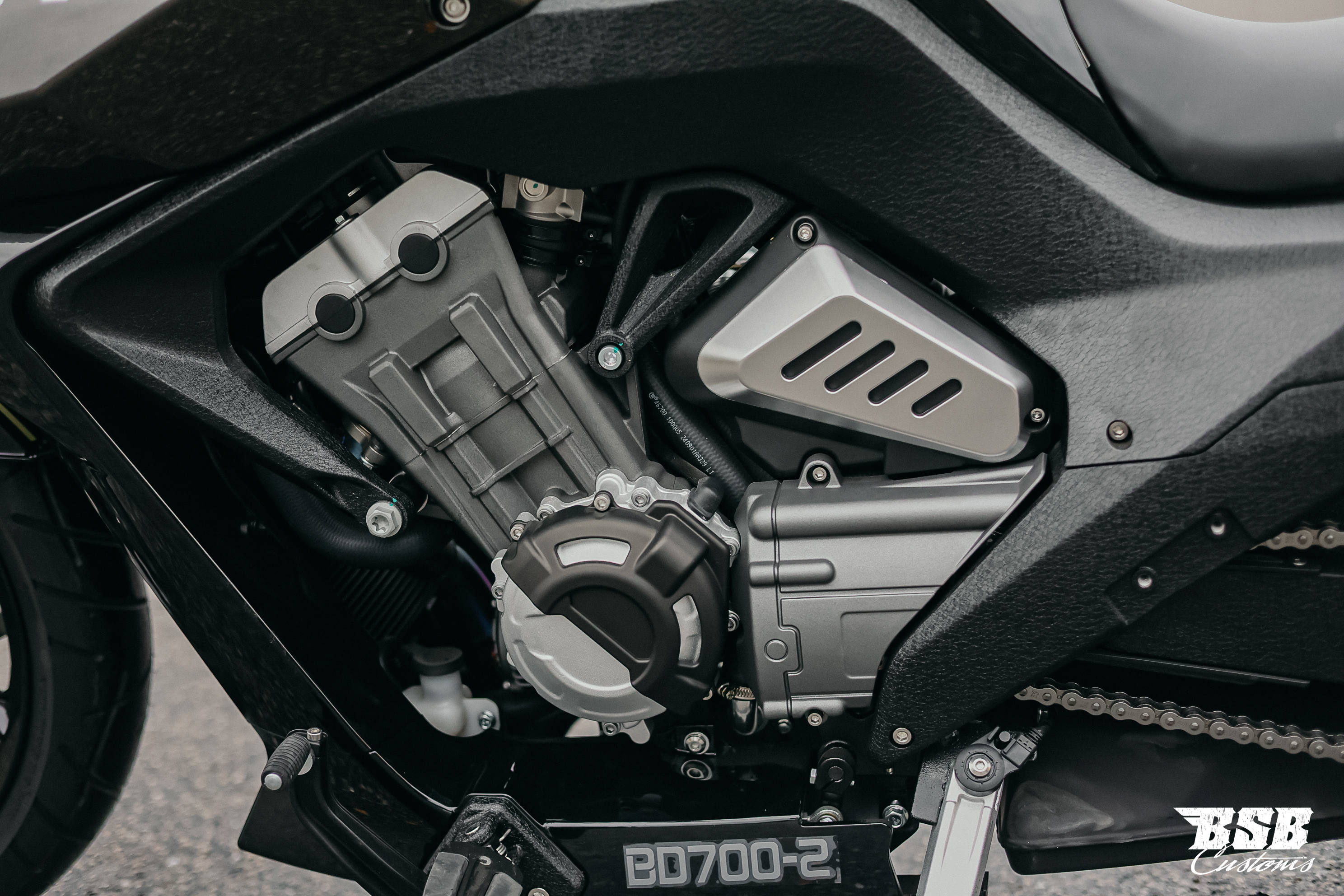 Benda LFC 700 – Der Power-Cruiser der Extraklasse 310-er Hi-Reifen, ABS / TFT/ Anti-Hopping Kupplung modifiziert by BSB Customs NEUFAHRZEUG!!! 