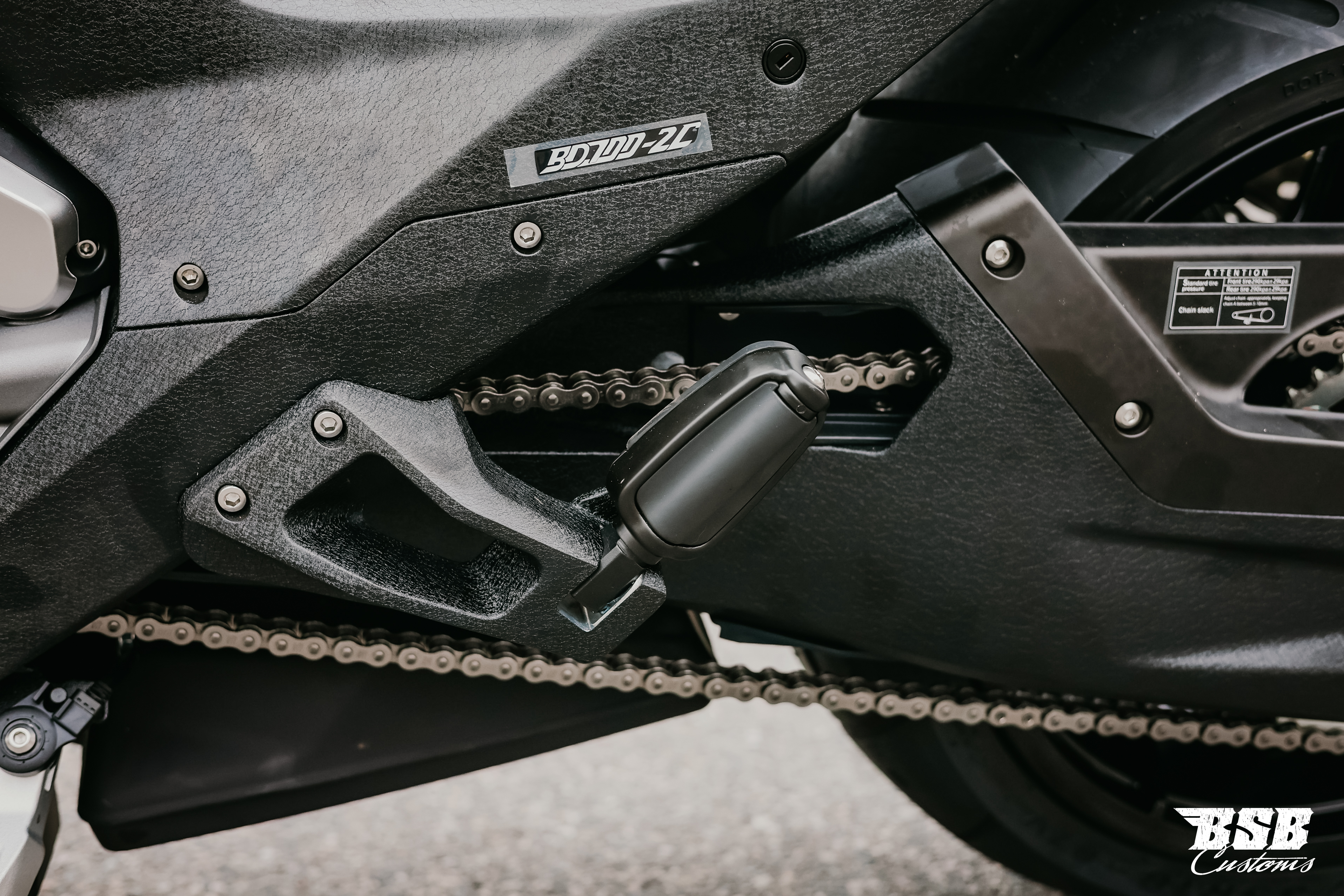 Benda LFC 700 Pro– Airride -300-er Hi-Reifen, ABS / TFT/ Anti-Hopping Kupplung modifiziert, SCHWARZ / GOLD,  NEUFAHRZEUG!!! 