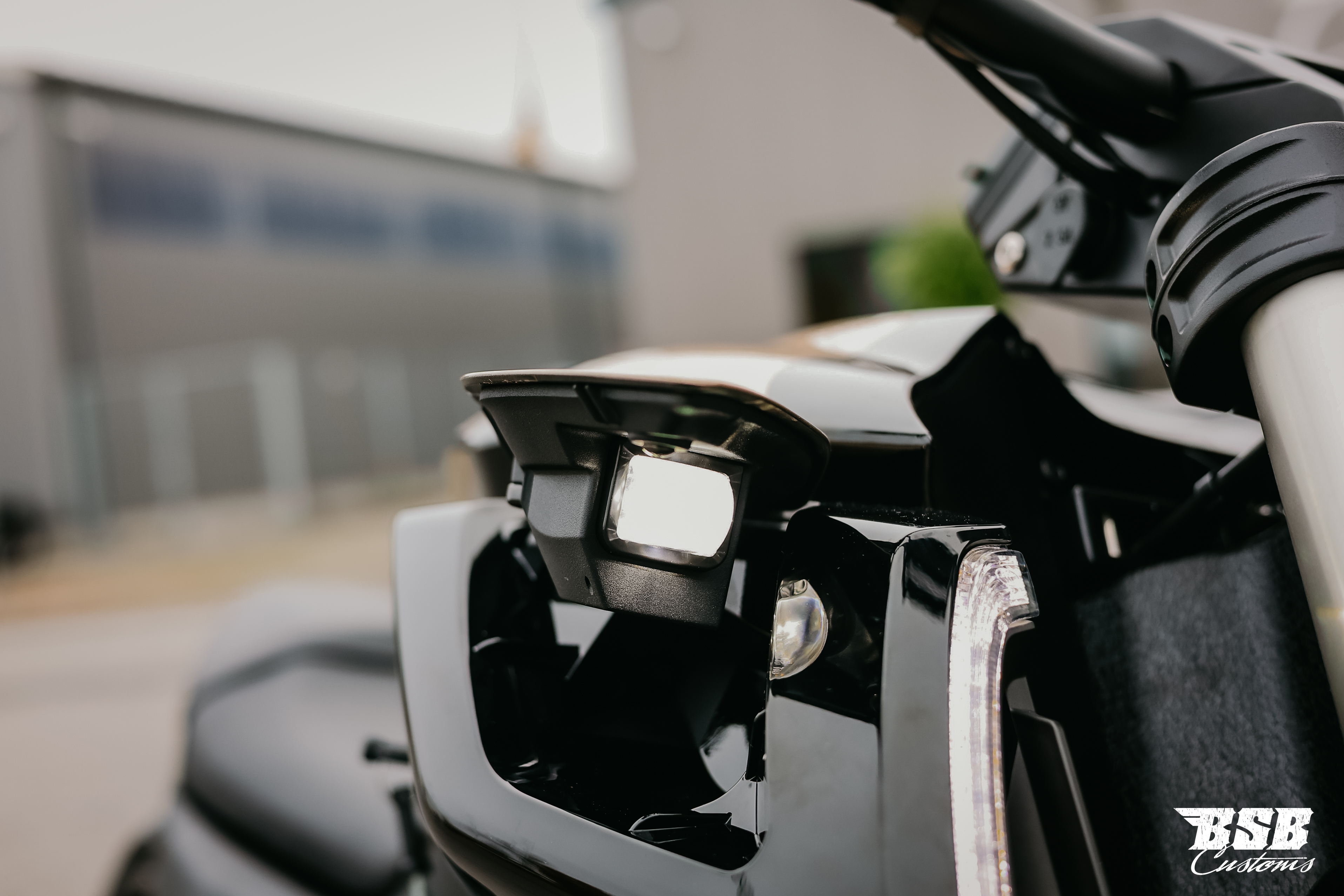 Benda LFC 700 Pro– Airride -300-er Hi-Reifen, ABS / TFT/ Anti-Hopping Kupplung modifiziert, SCHWARZ / GOLD,  NEUFAHRZEUG!!! 