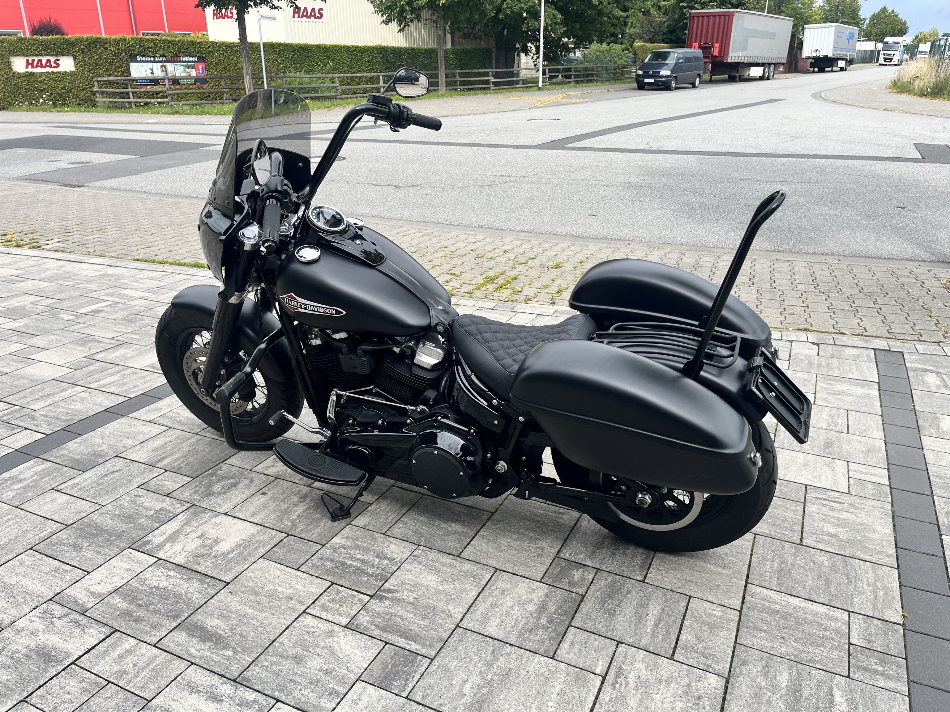 2017 Harley Davidson FLSL Softail Slim mit Jekill & Hyde Anlage 5HD1 + Garantie 2017 Harley Davidson FLSL Softail Slim mit Jekill & Hyde Anlage 5HD1 + Garantie