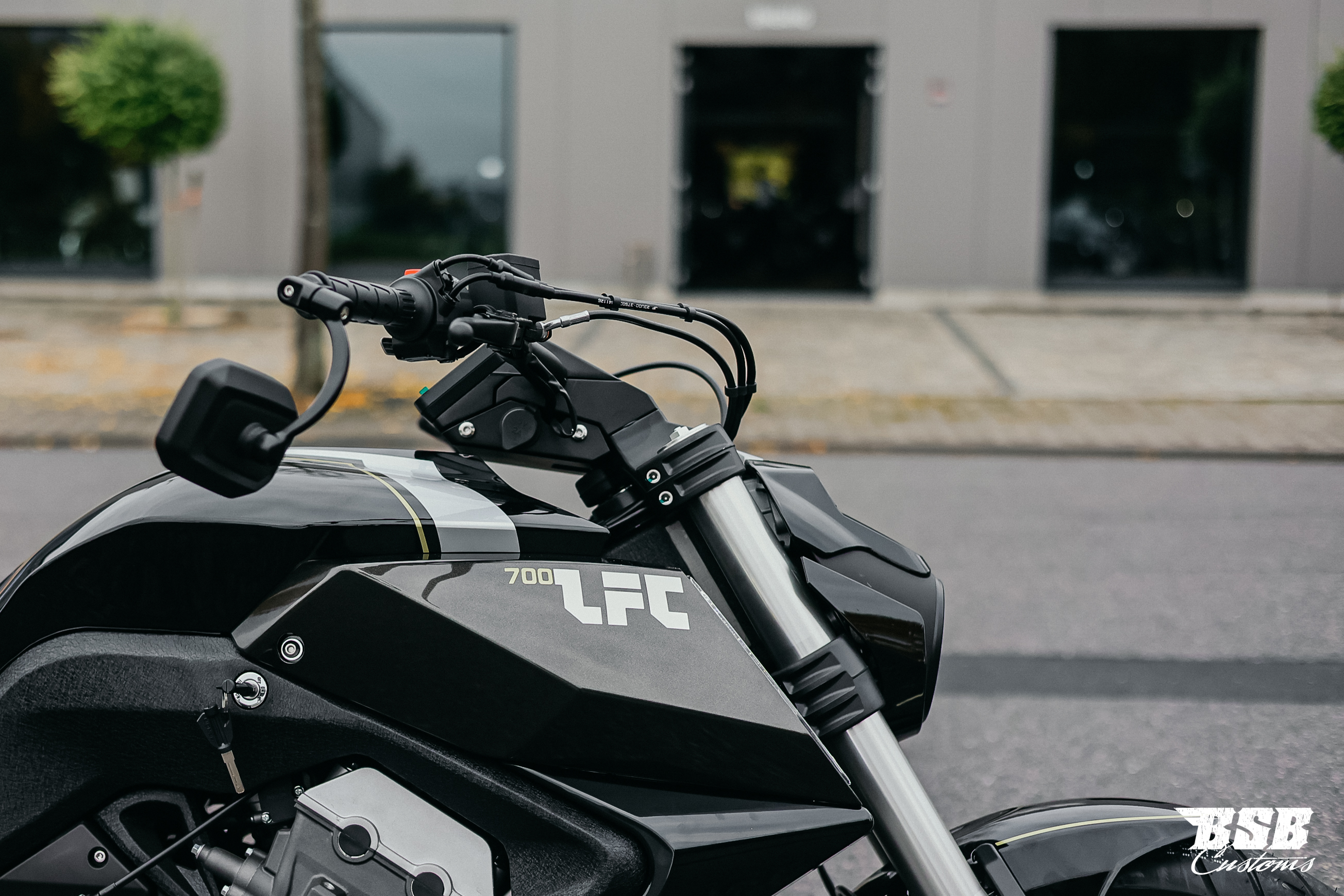 Benda LFC 700 – Der Power-Cruiser der Extraklasse 310-er Hi-Reifen, ABS / TFT/ Anti-Hopping Kupplung modifiziert by BSB Customs NEUFAHRZEUG!!! 