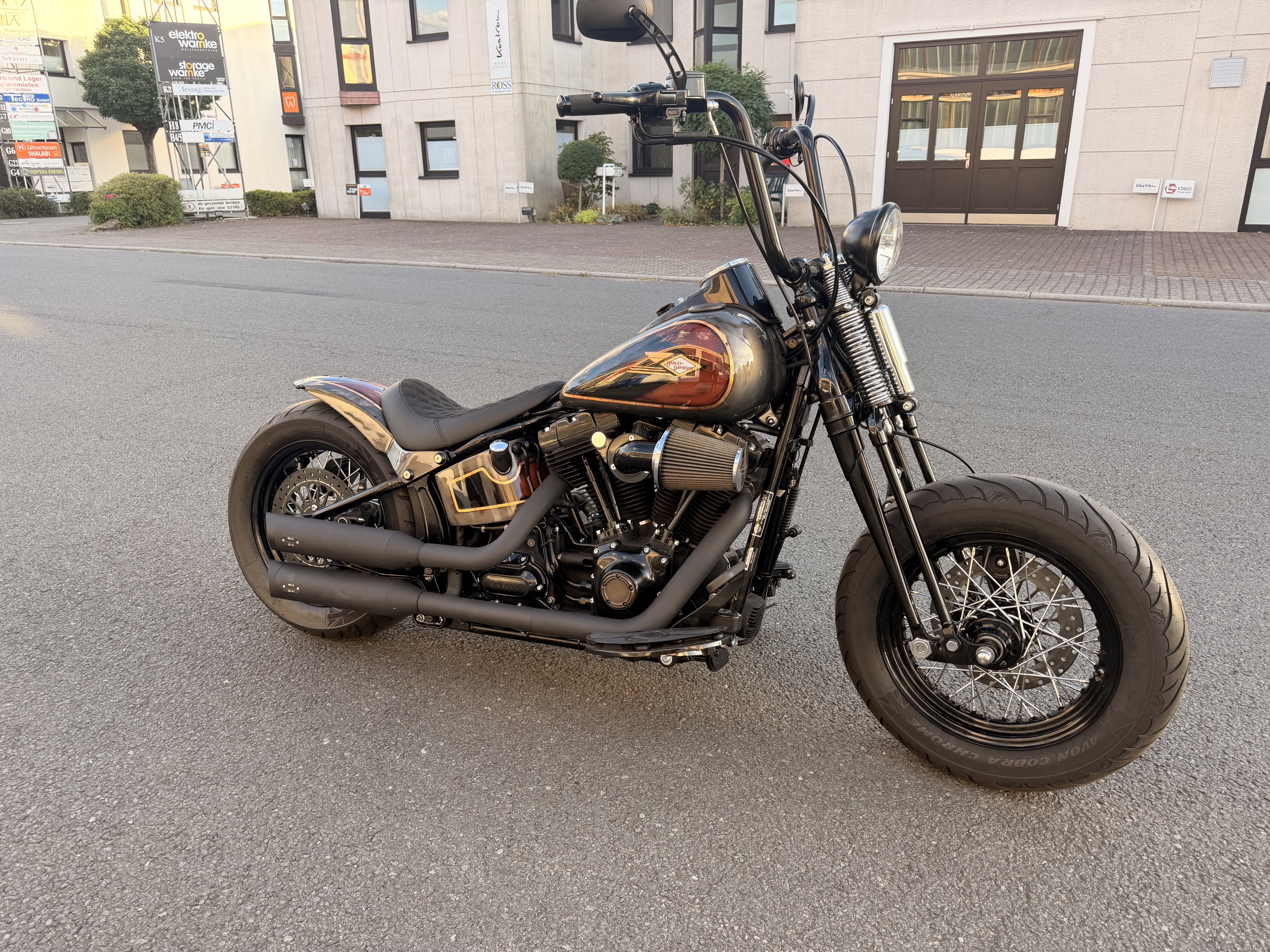 Harley-Davidson FLSB Cross Bones – letztes Baujahr | 5HD1 | 1. Hand | nur 2.500 km | exklusiver Custom-Umbau