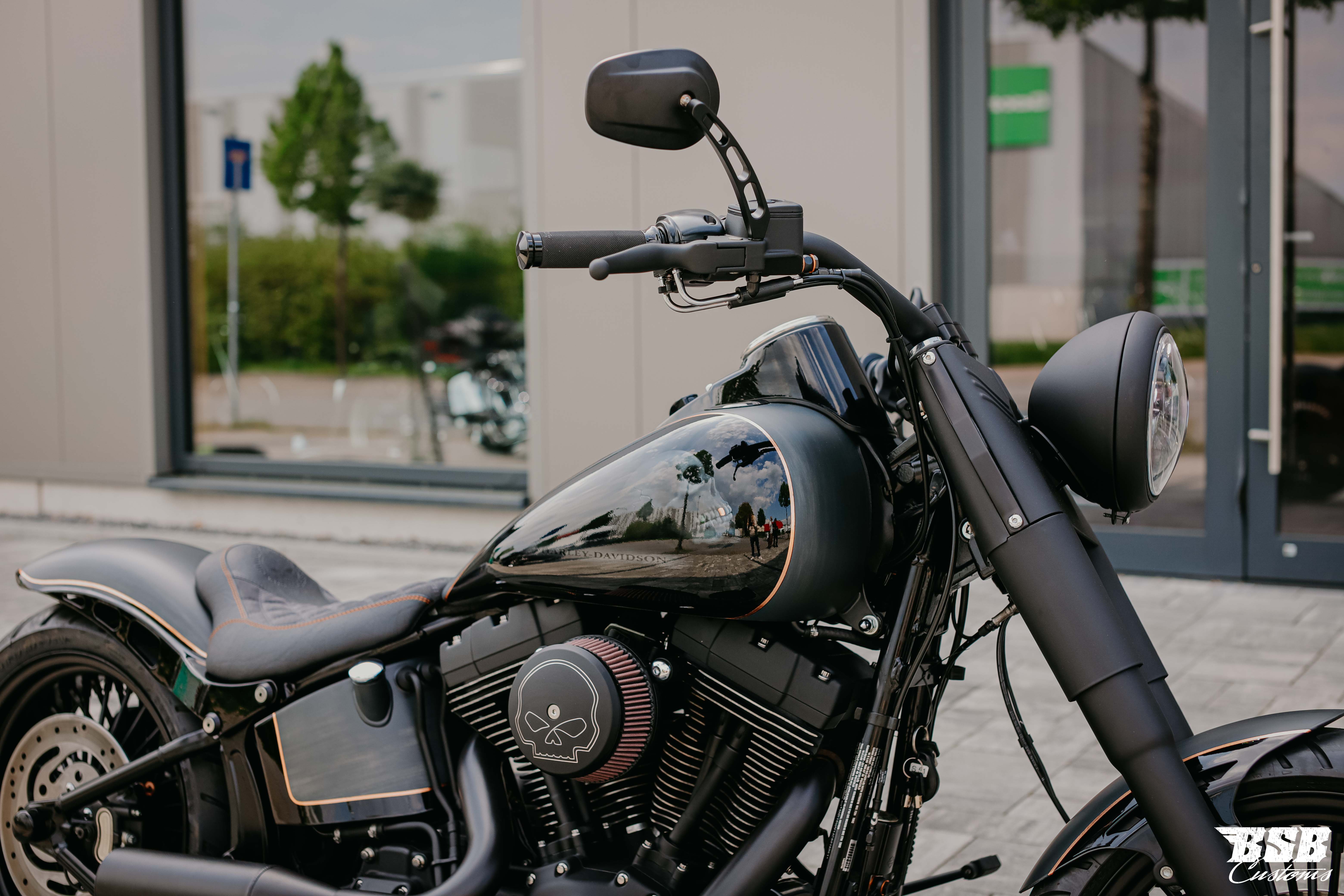 Stash 21 Blinker für Harley Davidson Softail & Fat Boy Big Twin 1993-2017 schwarz glanz / eloxiert / poliert 