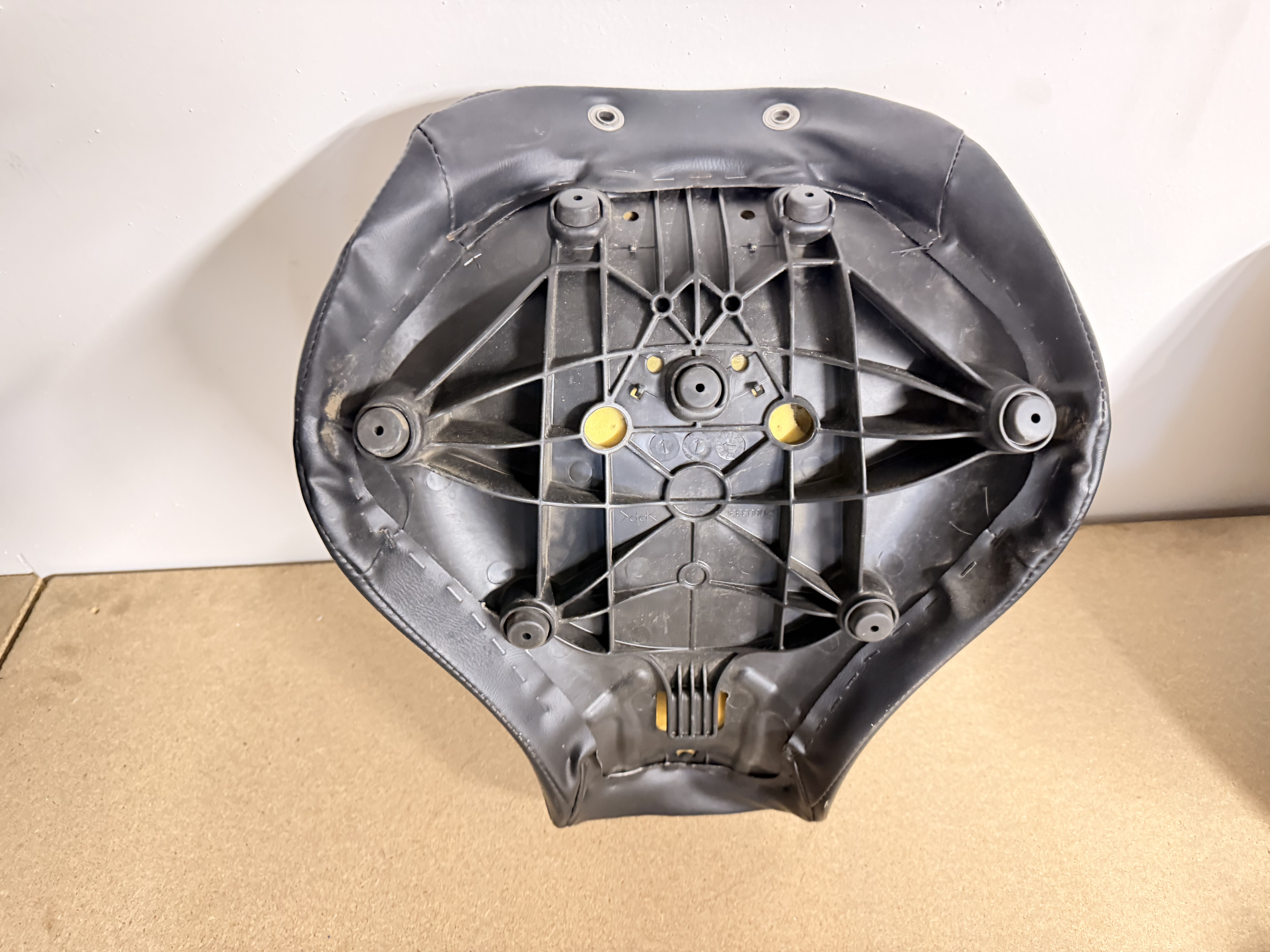 Harley-Davidson Fahrersitz OEM 52000332 gebraucht FAT BOY ab Bj 2018