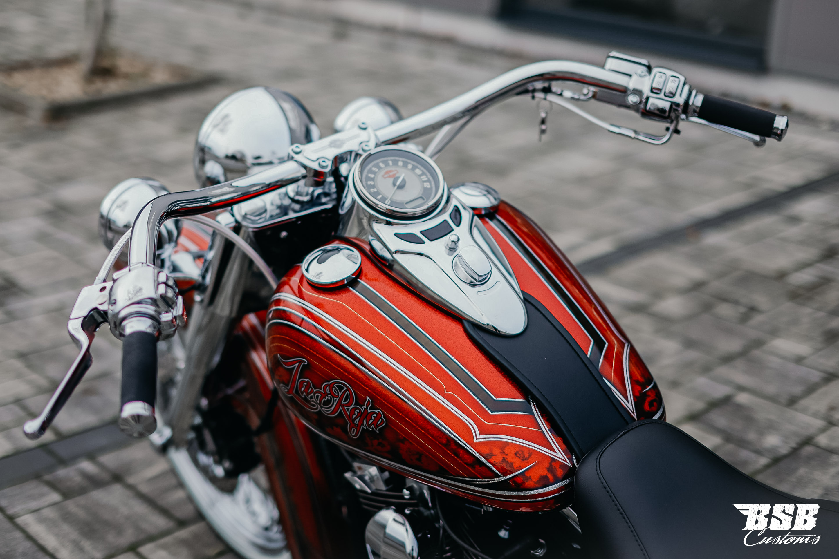 2014 Softail "La Roja"  Mexican Chicano Style Umbau by BSB Customs  sehr viele Extras... ab 345 EUR finanzieren* 