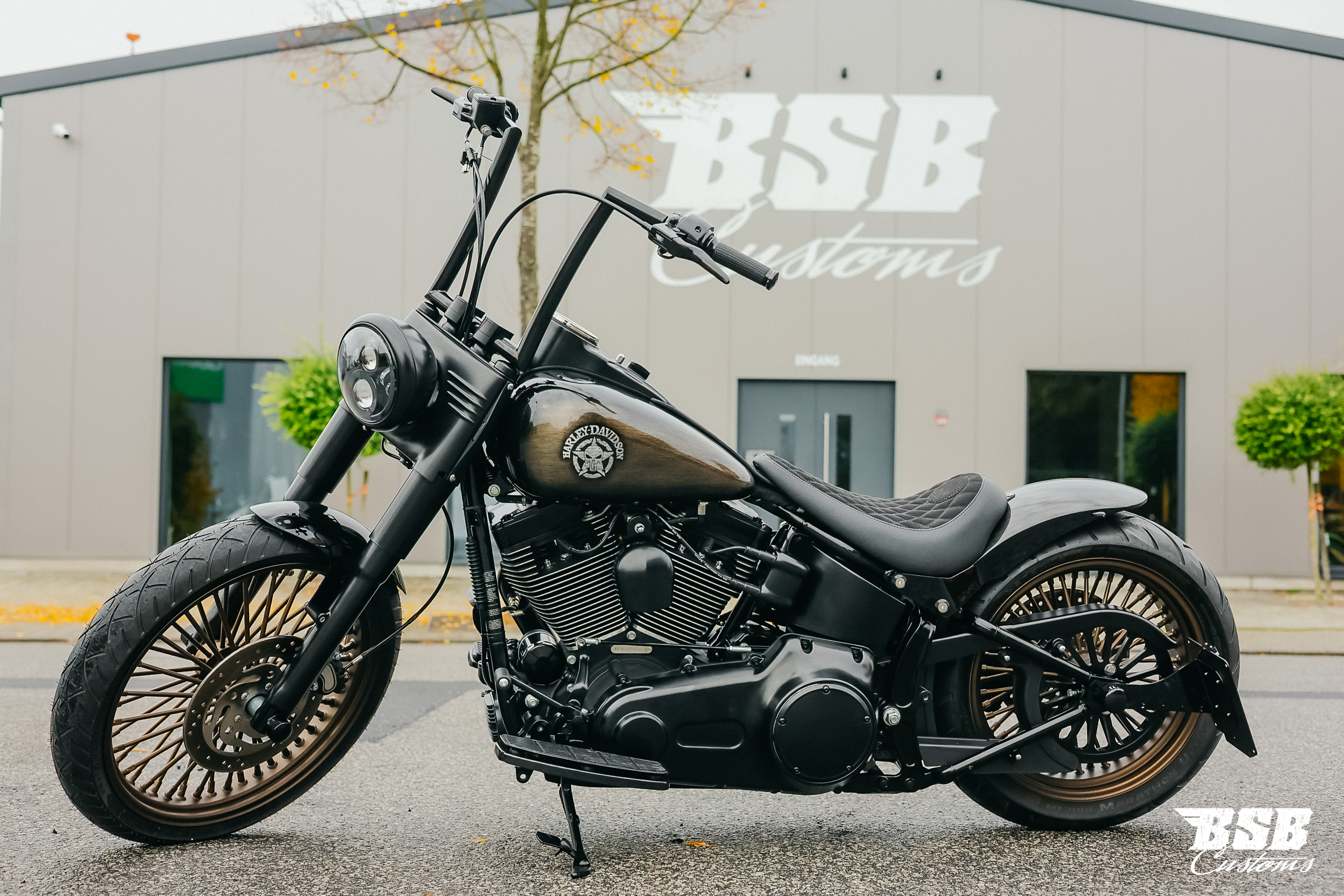 2011 Harley Davidson FLSTC Heritage Softail,viele Extras wie Jekil&Hyde / FAT SPOKE / Airbrush / Ape Hanger ...  Finanzierung möglich 