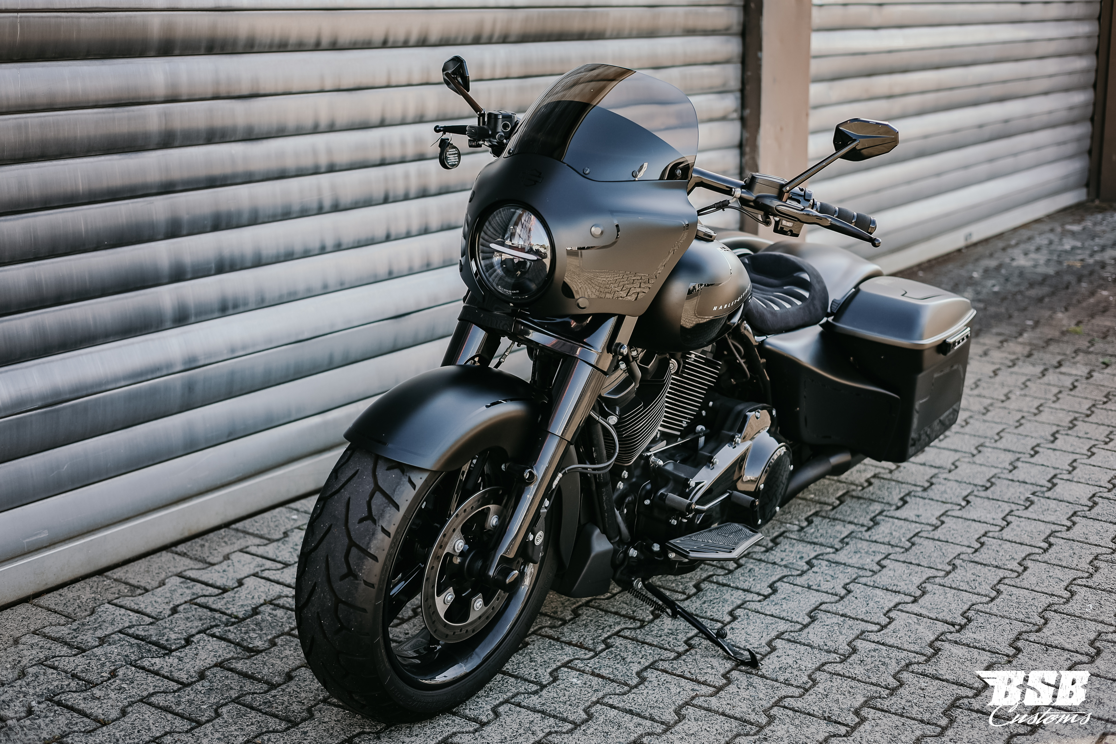2017 FLHR Road KING M8 Custom Umbau mit Jekill & Hyde Anlage / THunderbike Luftfilter und vieles mehr ... Finanzierung möglich 